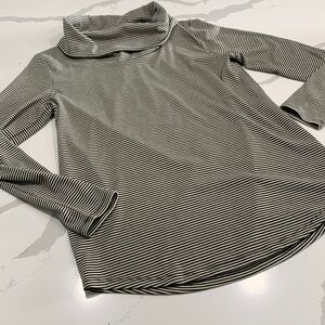 Tahari cow neck top size medium